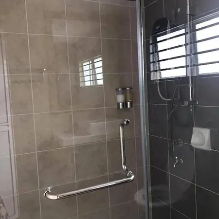 Sofiamuslim Homestay Putrajaya: Near Alamanda Mall & Government Centre Exterior photo