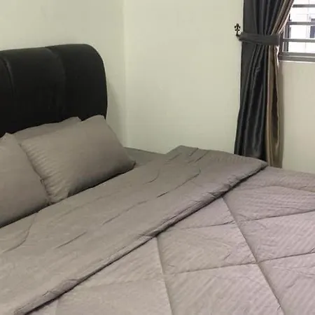 Sofiamuslim Homestay Putrajaya: Near Alamanda Mall & Government Centre Exterior photo